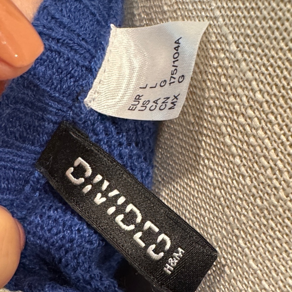 H&M Navy and White Sweater with sloth Motif - Picture 4 of 5